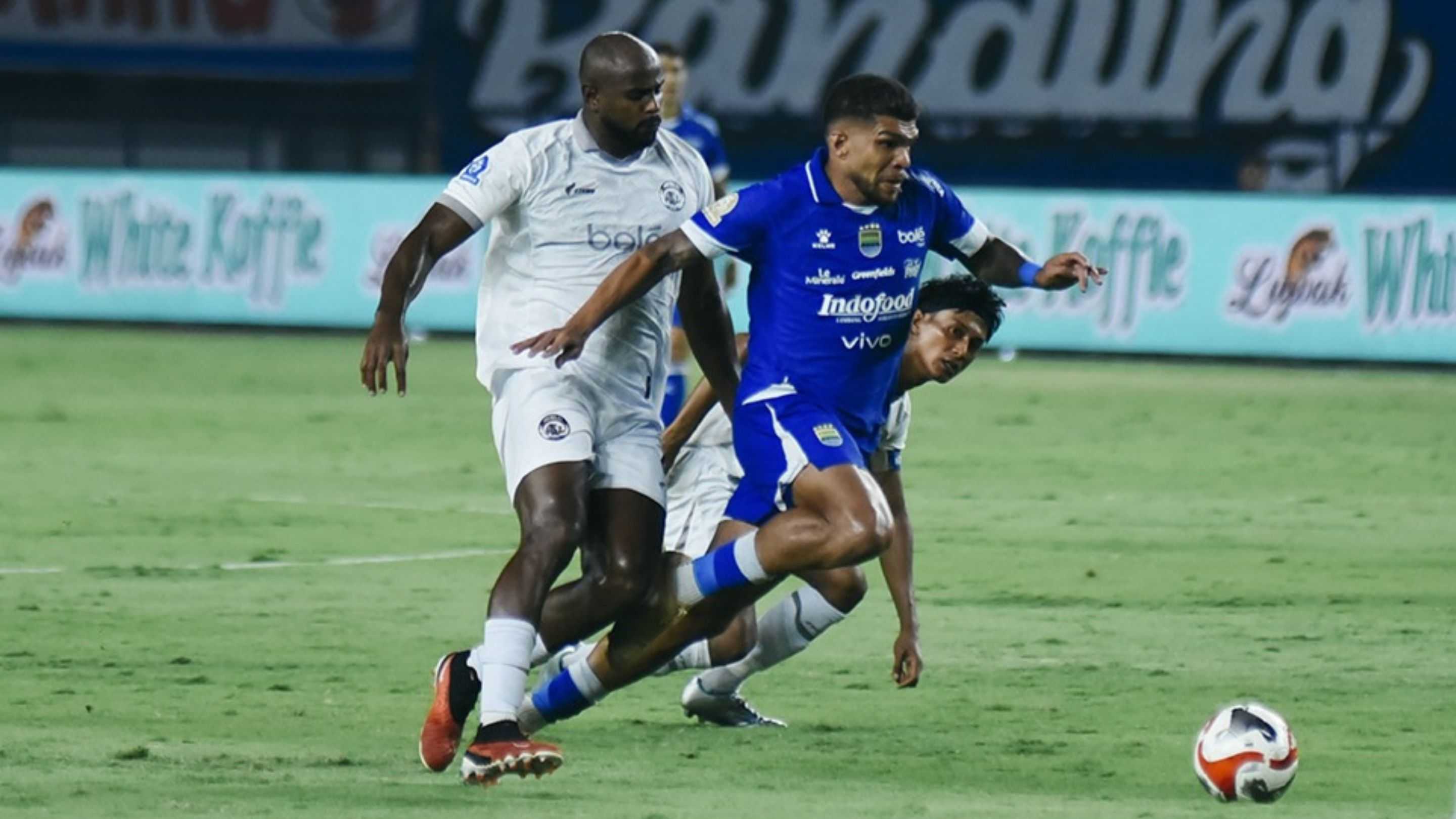 Persib Bandung vs Arema FC Berakhir Imbang Tanpa Gol di GBLA